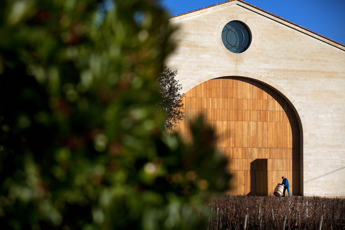 Château-Mouton-Rothschild-Credit_Alain_Benoit_Deepix_-1